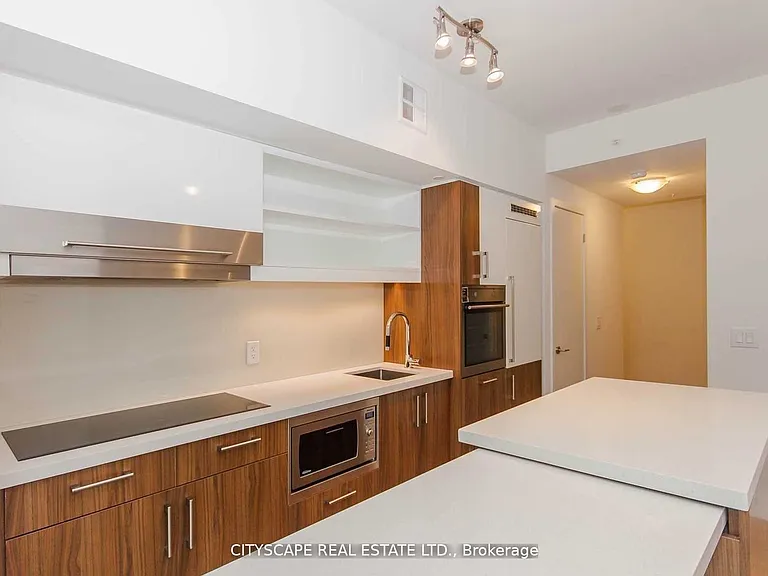 39 Sherbourne St #703 — Photo 21