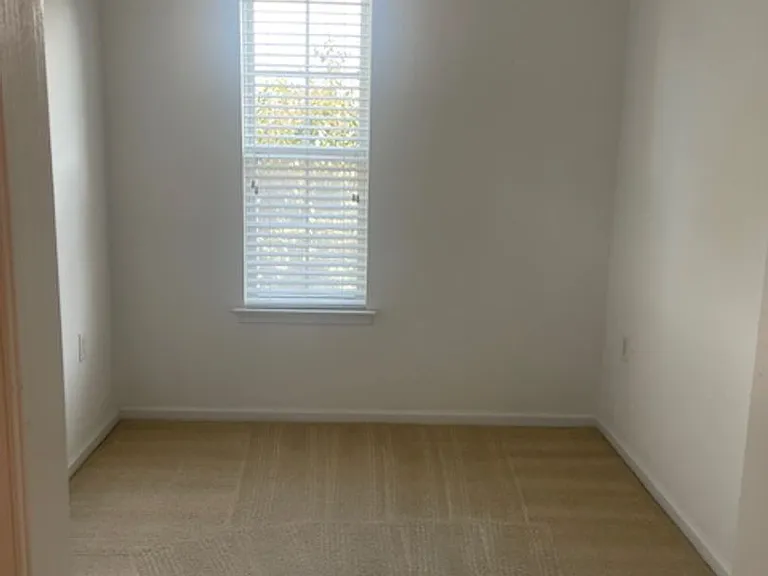 1543 Hambledon Loop — Photo 20