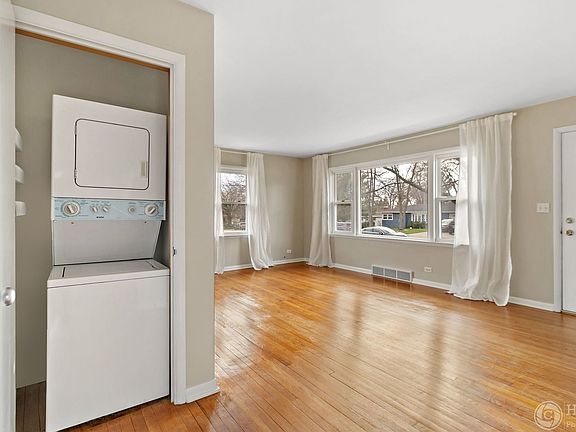 4th image of 591 Highland Ave