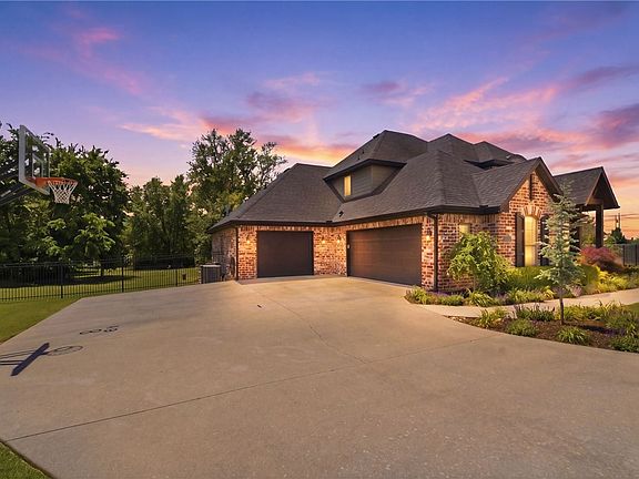 4th image of 201 Grimsdell Cir