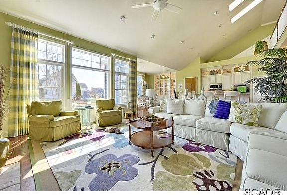 3rd image of 29552 Patrick Henry Cir
