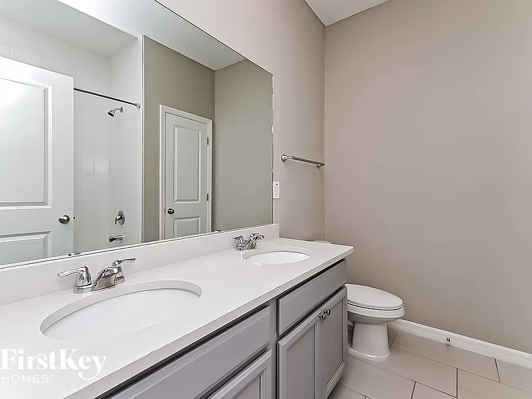 11836 Clare Hill Ave — Photo 13