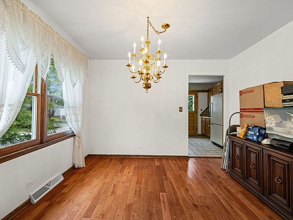 5th image of 311 W Cypress St