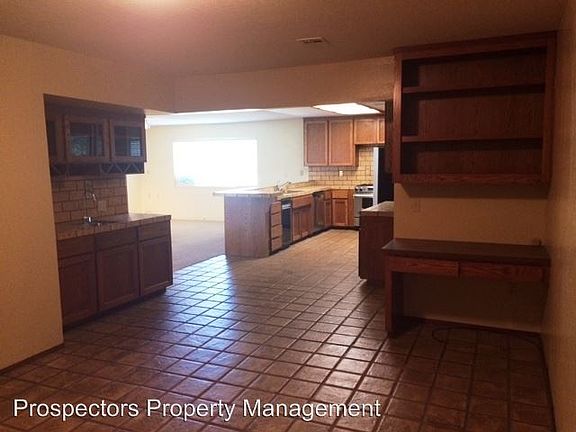 5th image of 7571 Westwood Dr