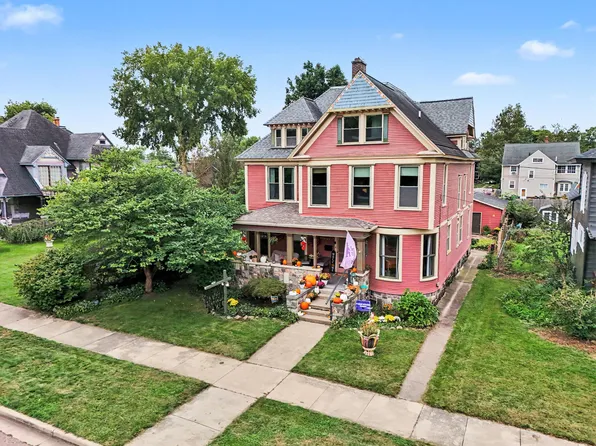 210 East St, Three Rivers, MI 49093