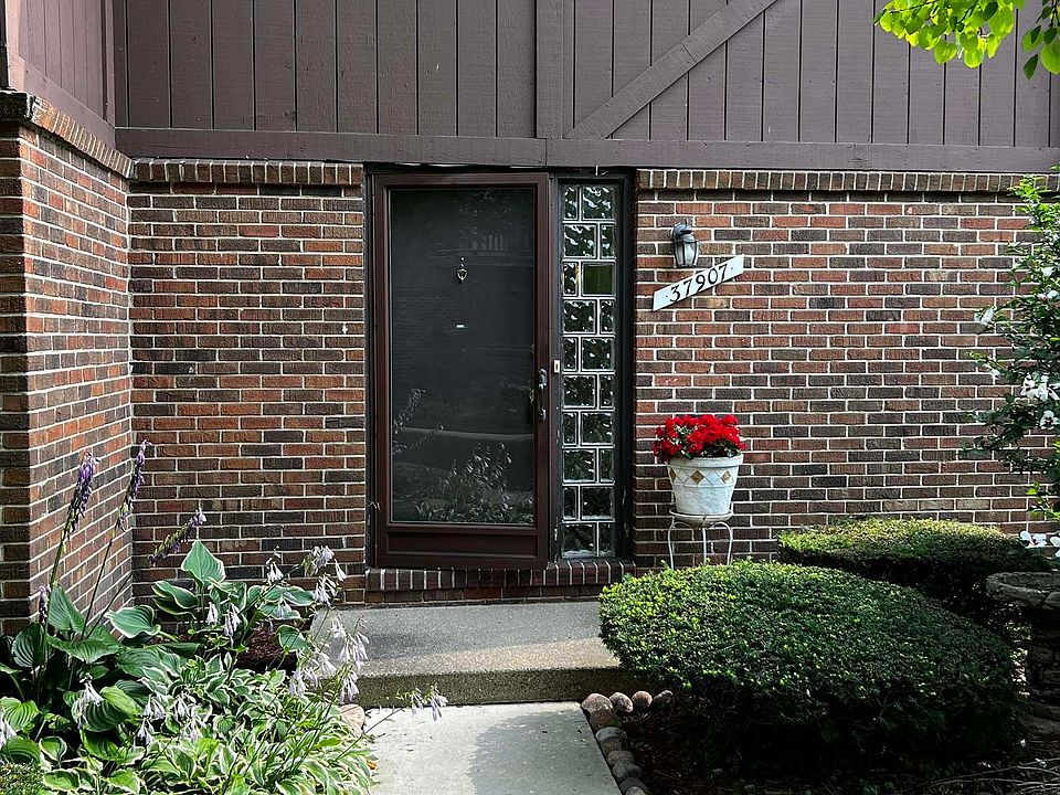 1st image of 37907 Joyce Dr