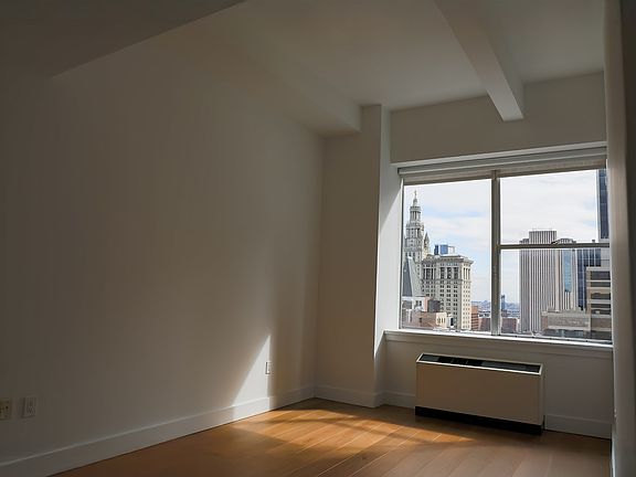 3rd image of 53 Park Pl #90S