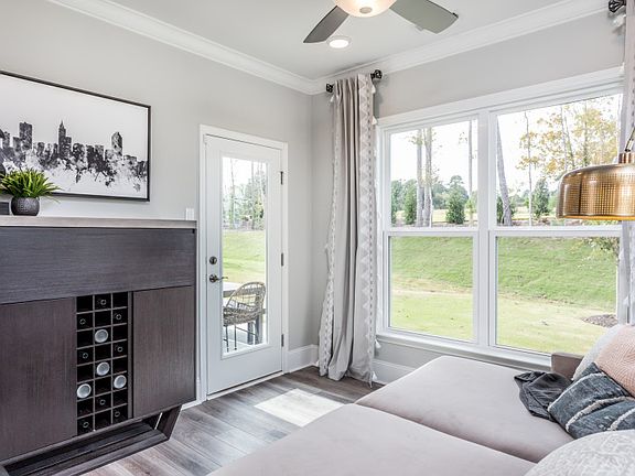 2nd image of 401 Aintree Ave
