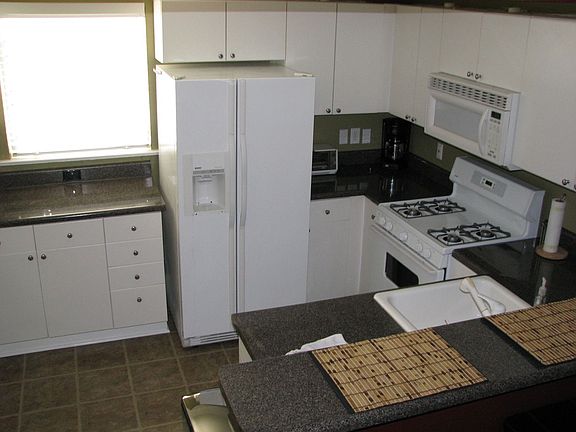 Well designed kitchen for chefs' delight!