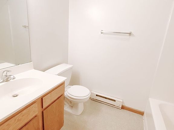4th image of 230 S Grant St #155
