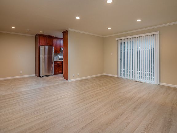 4th image of 849 Bermuda Dr APT 5