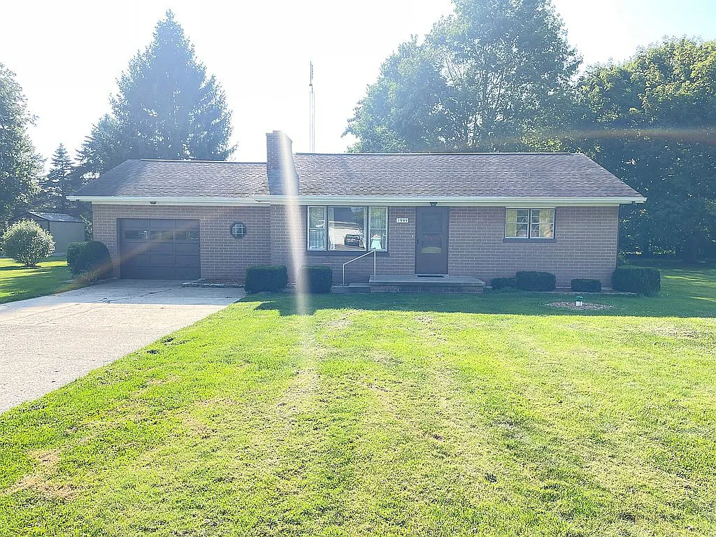 1999 S Packerton Rd photo 1