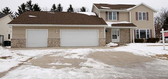 1st image of 118 Baumann St
