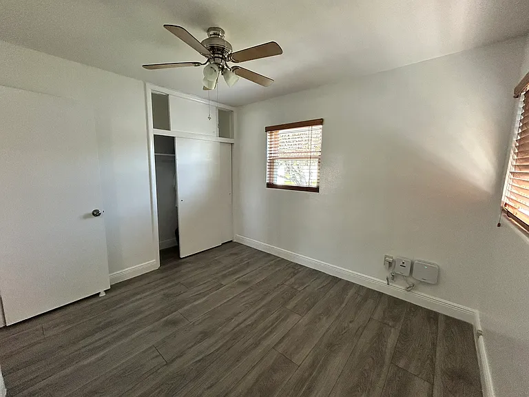 301 California Ave — Photo 12