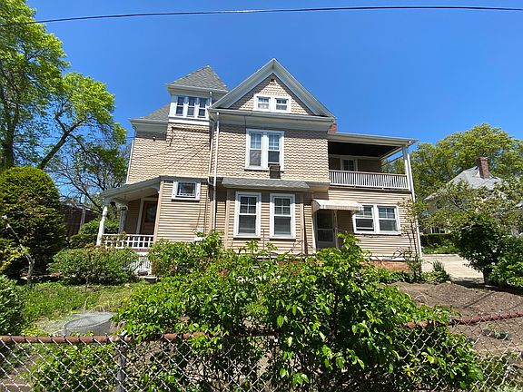 4th image of 211 Holland St #2R