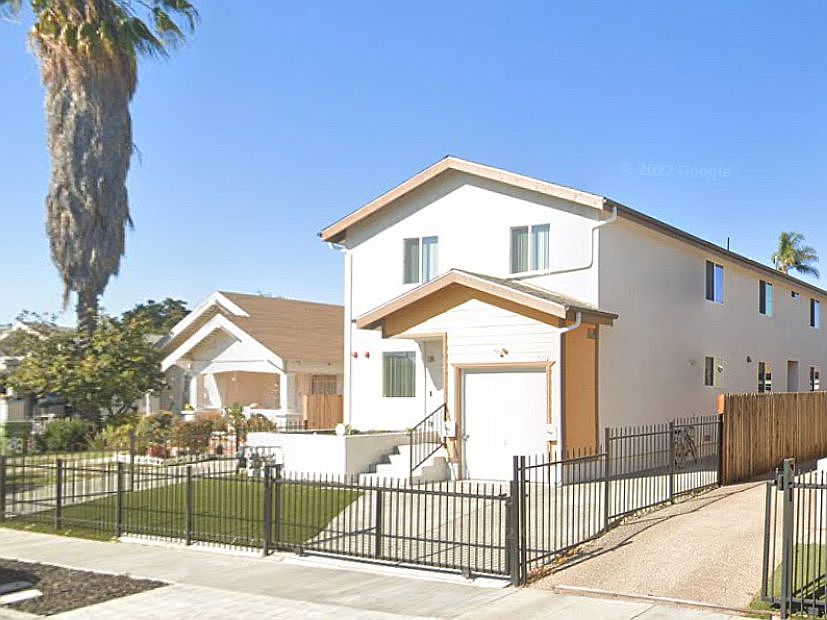1st image of 833 W 50th Pl