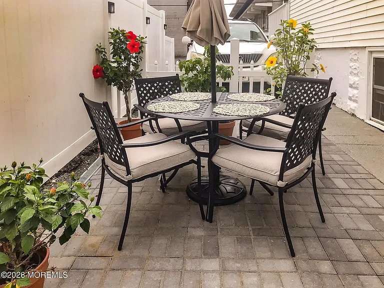 32 Franklin Ave — Photo 10