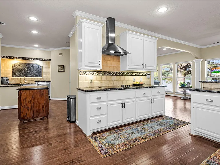 1502 Wimbledon Dr — Photo 14