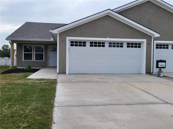 1318 158th Ct, Basehor, KS 66007