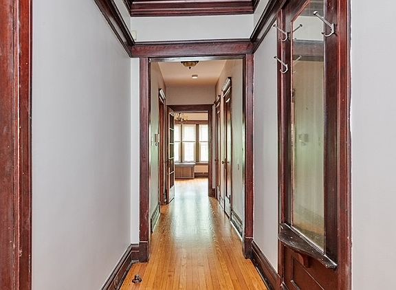 4th image of 5436 W Ferdinand St #3W