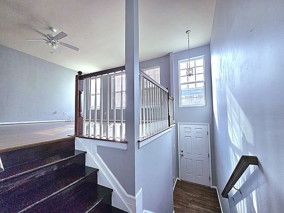 4th image of 812 Oriole Ave