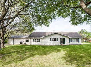 660 Whitlock Ct, Aurora, IL 60506