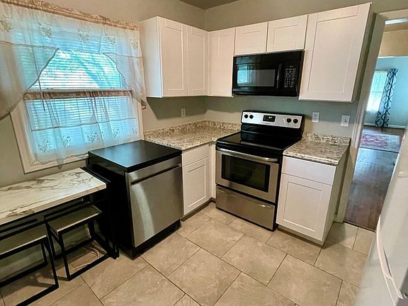 5th image of 224 WESTMINSTER AVE