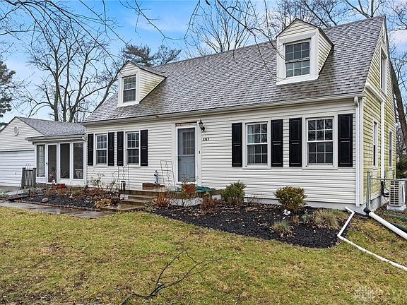 3rd image of 3769 Woodman Dr
