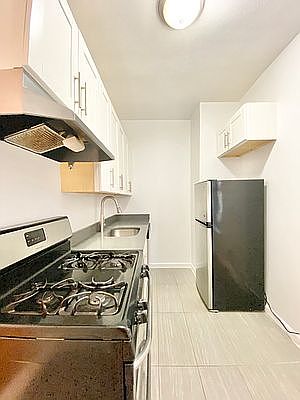 4th image of 106 Convent Ave APT 12