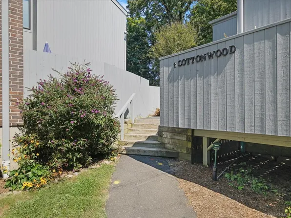 1 Cottonwood Lane #1, Ridgefield, CT 06877