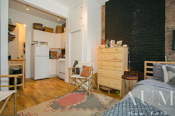 Rented by Zone Corp | media 43