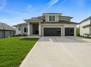 2147 NW Killarney Ln, Lees Summit, MO 64081