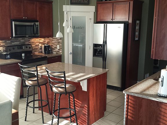 2nd image of 3266 Primrose Dr