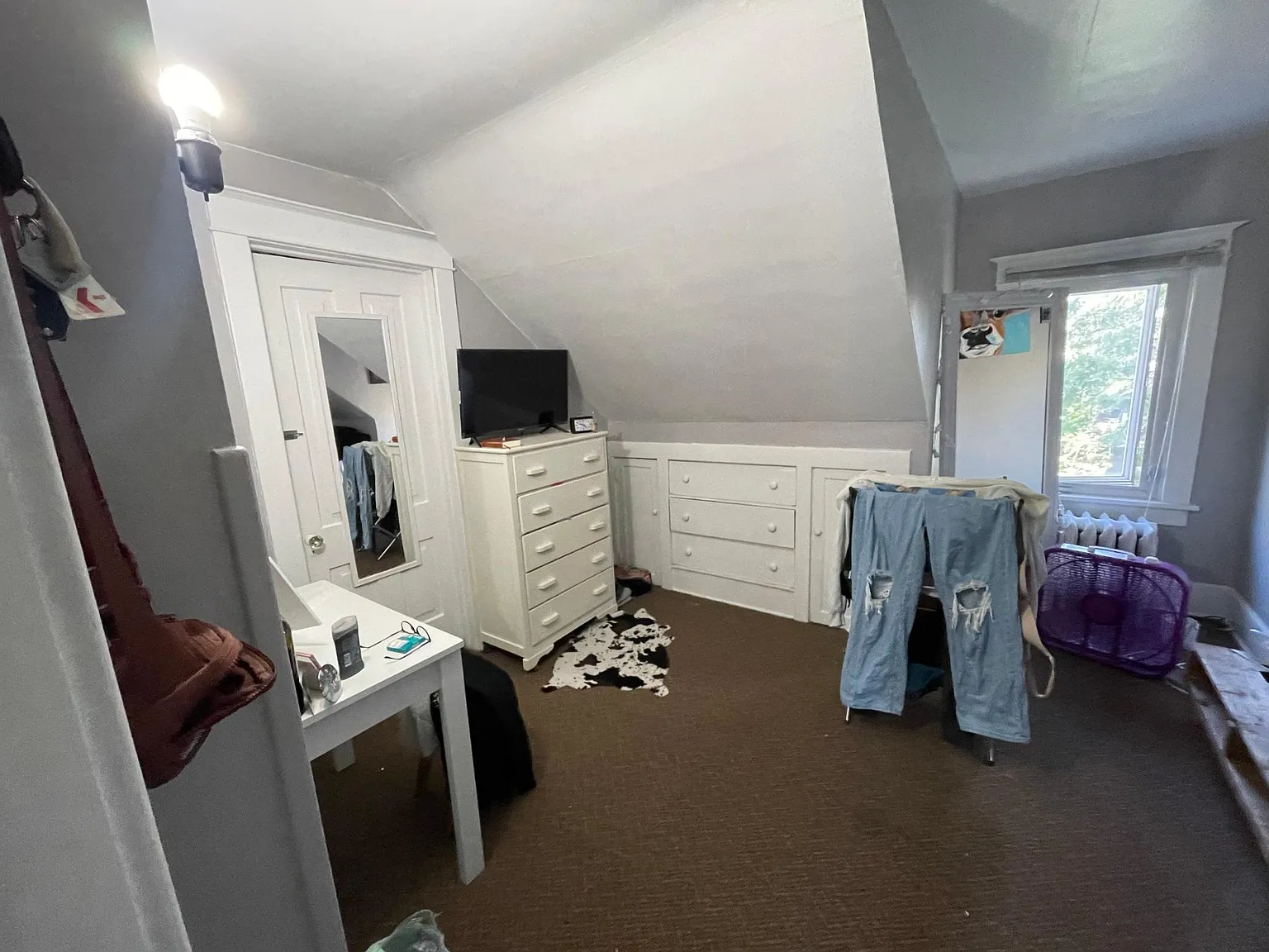 3 bed, 700 sqft, $1,275 — Photo 4