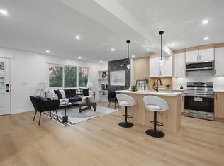 9532 SW Allison Dr SE, Calgary, AB T2J1B5