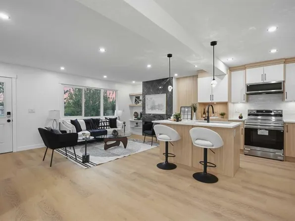 9532 SW Allison Dr SE, Calgary, AB T2J 1B5
