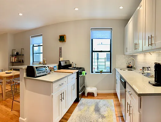 Rented by Zjama Realty Corp | media 3