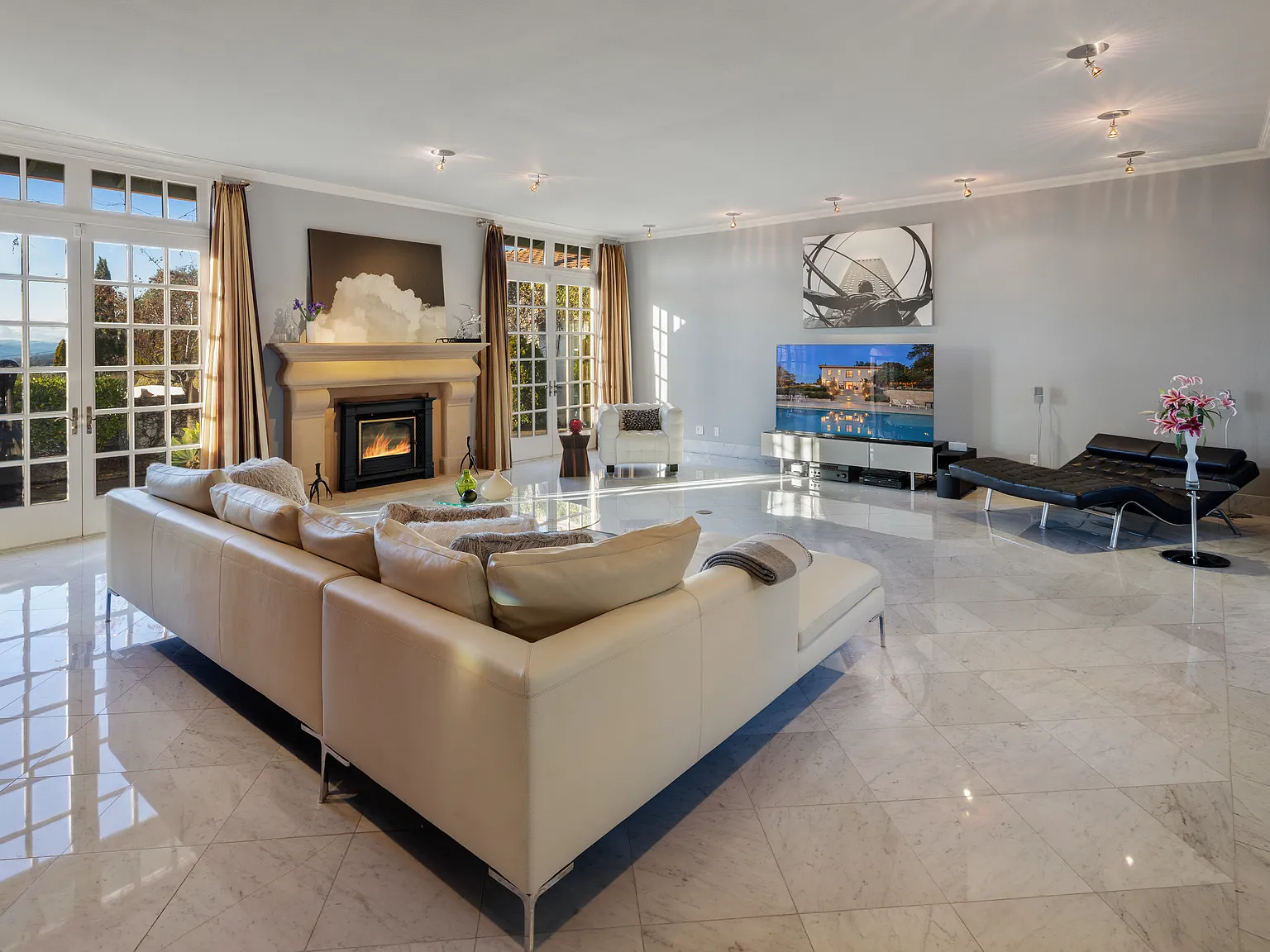 4 bed, 4.5 bath, 4018 sqft, $45,000 — Photo 3