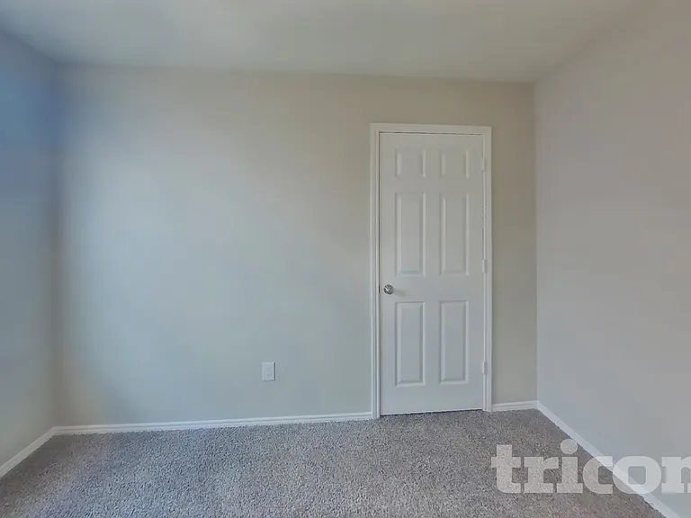 1023 Spofford Dr — Photo 9