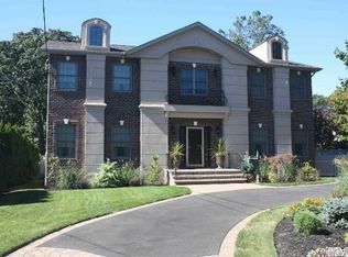 2056 Park Ave, Merrick, NY 11566