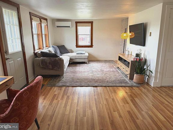 4th image of 7126 Loop Rd