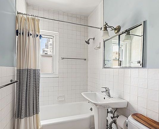 5th image of 144 E 84th St #12F