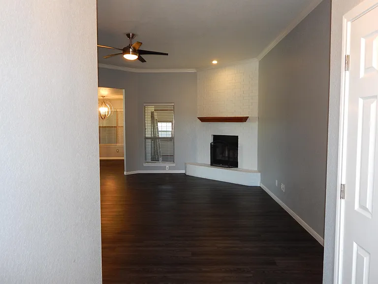 106 Cedar Ridge Dr — Photo 2