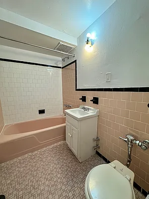 Rented by KNOCKKNOCK LLC | media 7