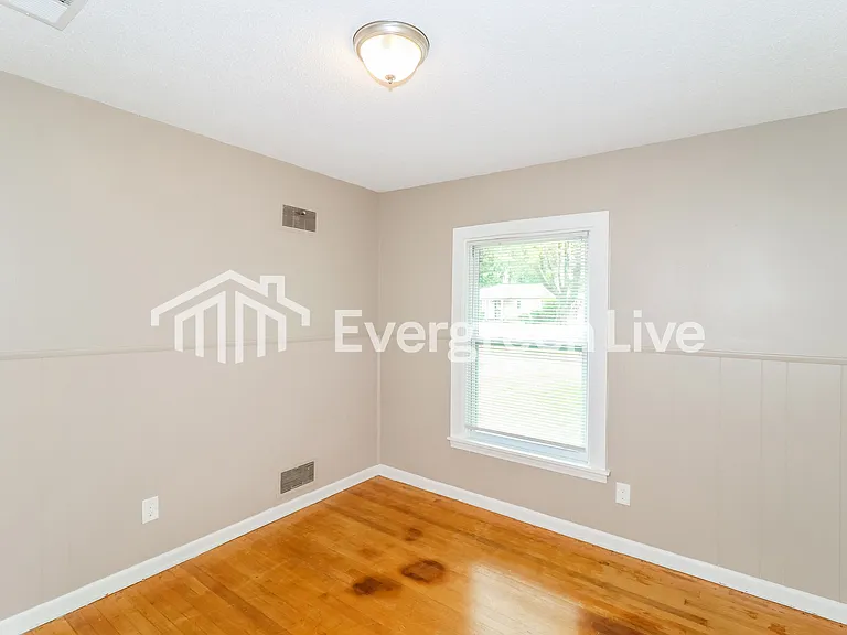 4302 Almo Ave — Photo 11