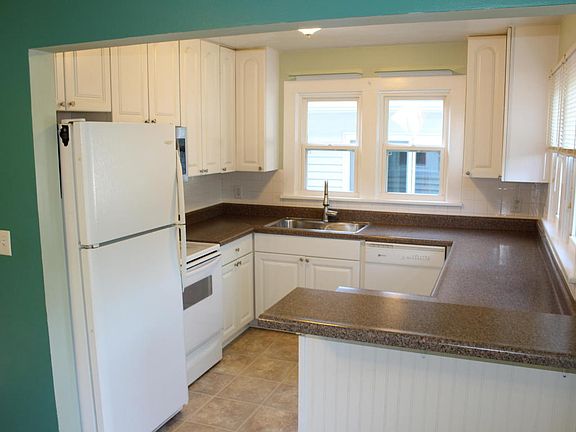 5th image of 506 N Division St