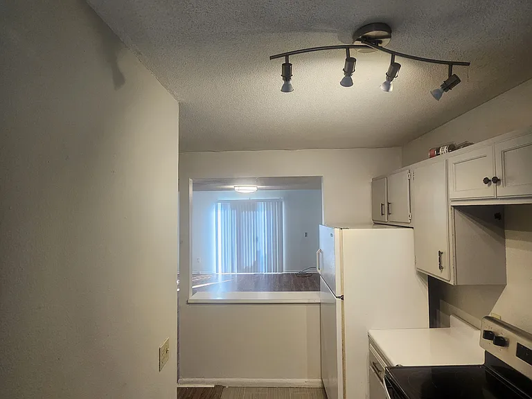 1333 Brooke Park Dr #4 — Photo 4