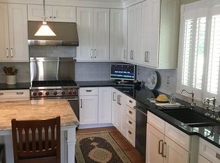 365 N Main St, Suffield, CT 06078