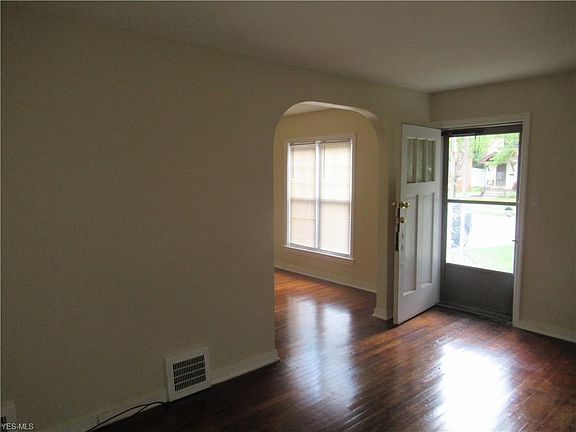 4th image of 75 Gould Ave