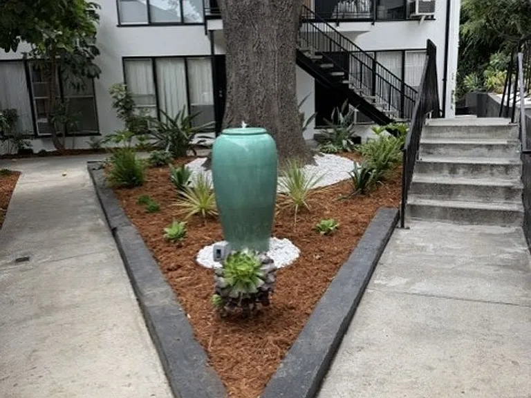 The Claire Manor Apts — Photo 10